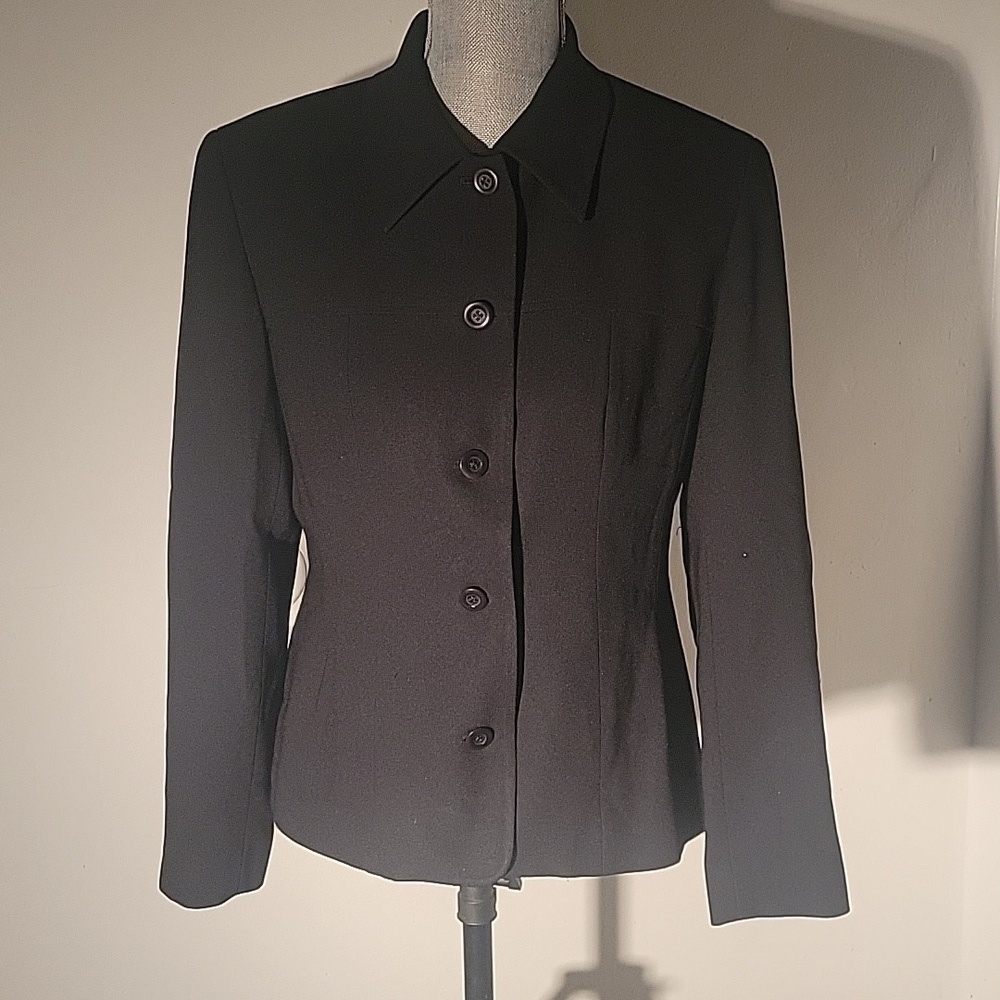 Preview Collection Womans Fully Lined Button Down Black Blazer, Size 6